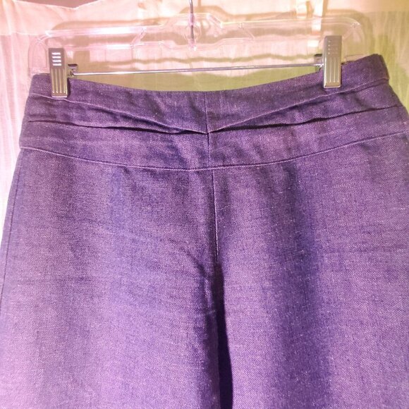 Xie Capri with Beautiful Fan Detail on the Back of Leg - Picture 6 of 10